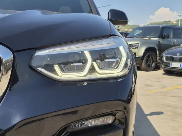 BMW X4 view 15