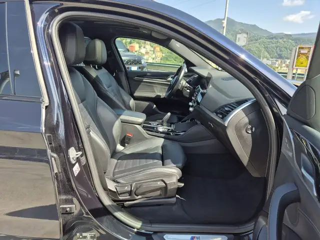 BMW X4 view 7