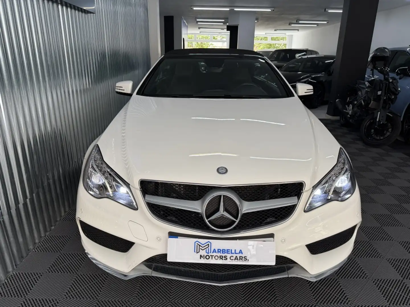 Mercedes-Benz E 200 Cabrio 220BlueTec 9G-Tronic (0.00) Bílá - 2