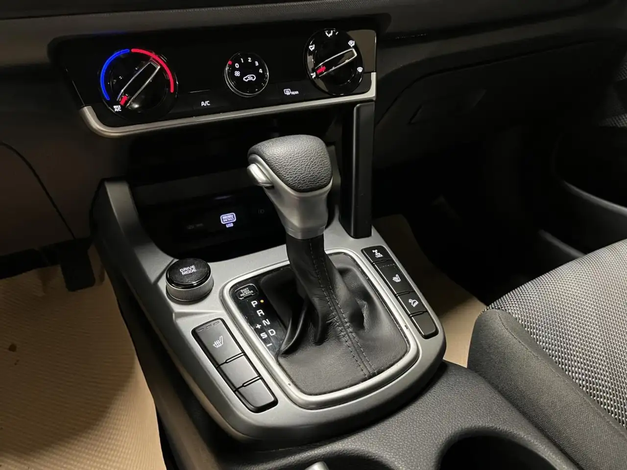 Kia Seltos снимка Kia Seltos