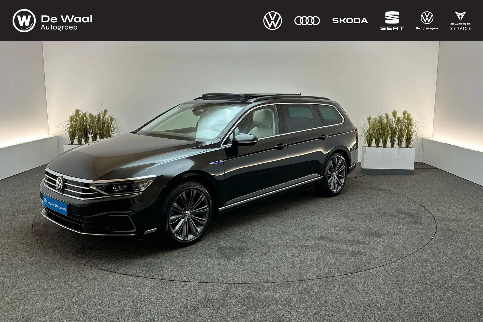 Volkswagen Passat Variant GTE 1.4 TSI 218pk DSG PHEV Business | Trekhaak Zwe Schwarz - 1