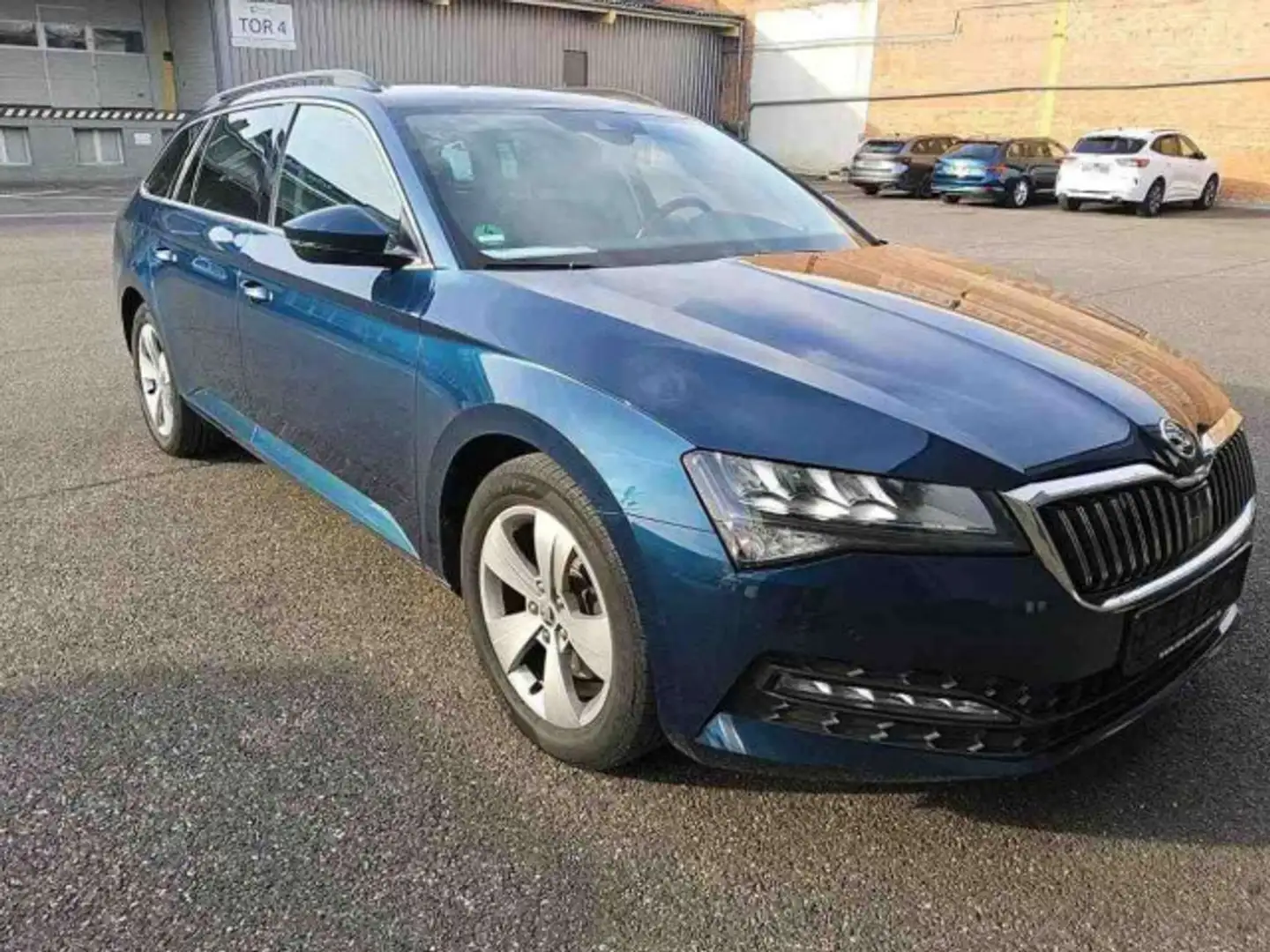 Skoda Superb Combi Ambition 2.0TDI DSG AHK Navi ACC VC Blau - 2