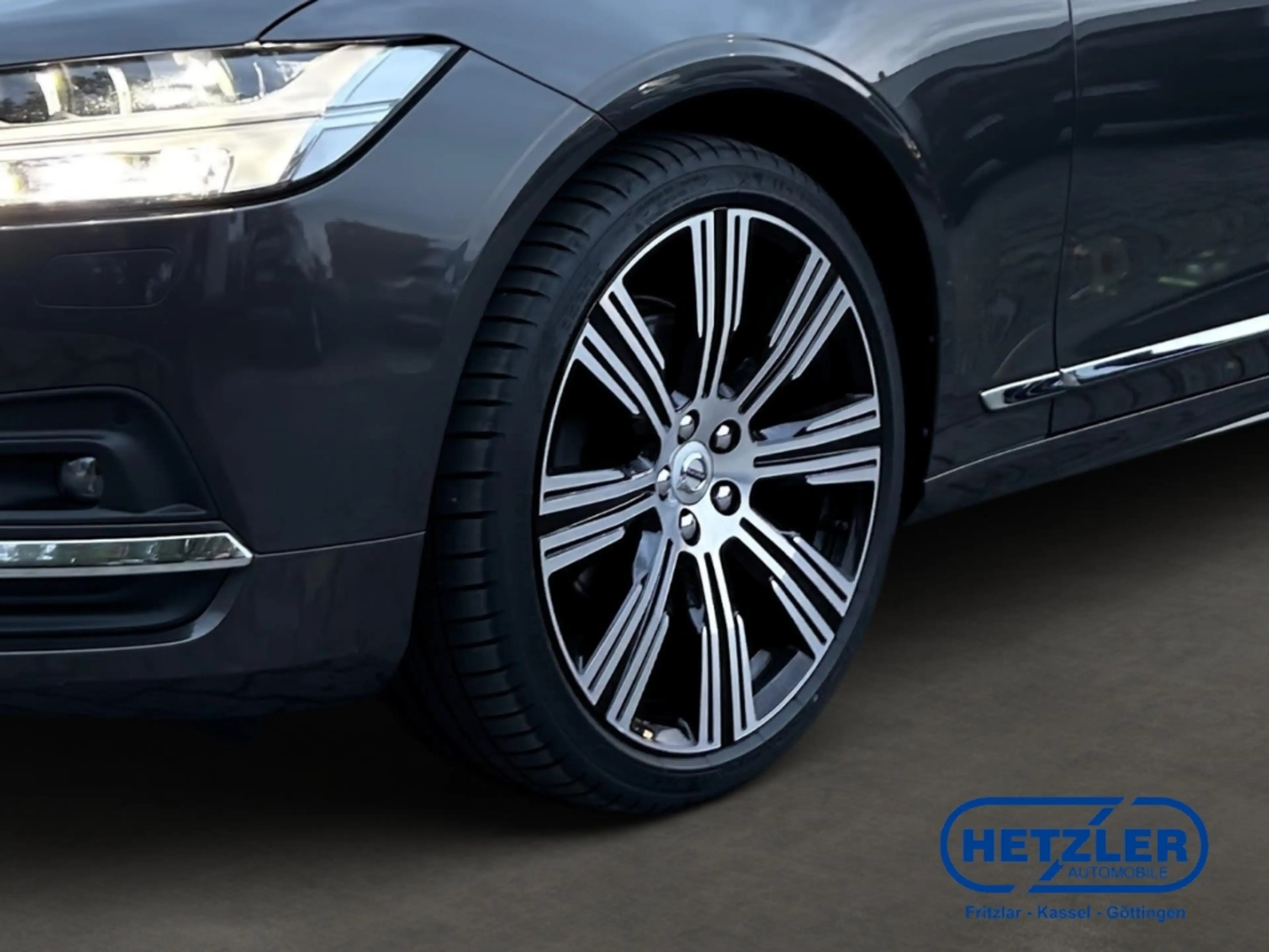 Volvo V90 Kombi D4 Inscription HUD StandHZG Navi Leder Digit — photo 6