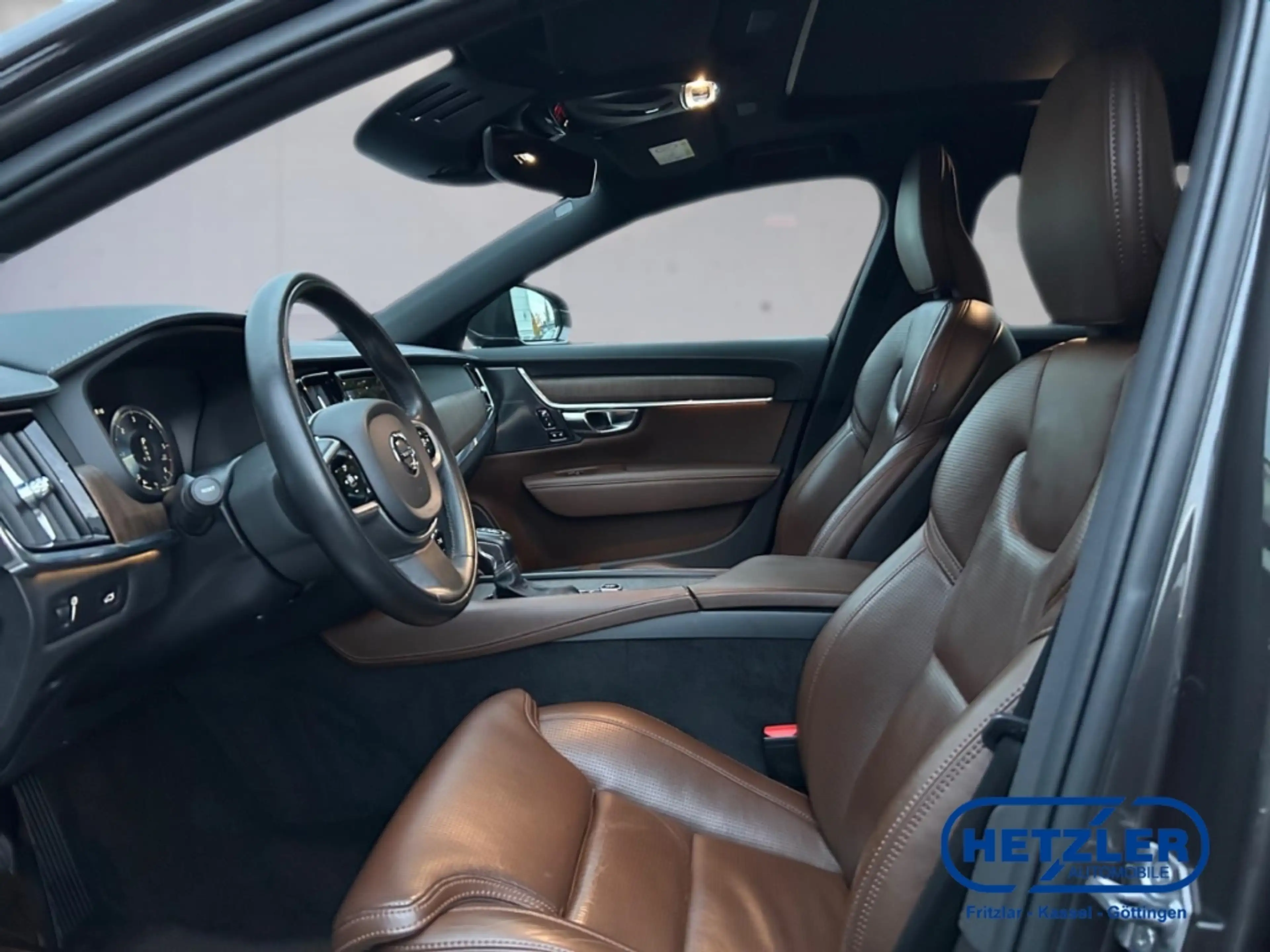 Volvo V90 Kombi D4 Inscription HUD StandHZG Navi Leder Digit — photo 7