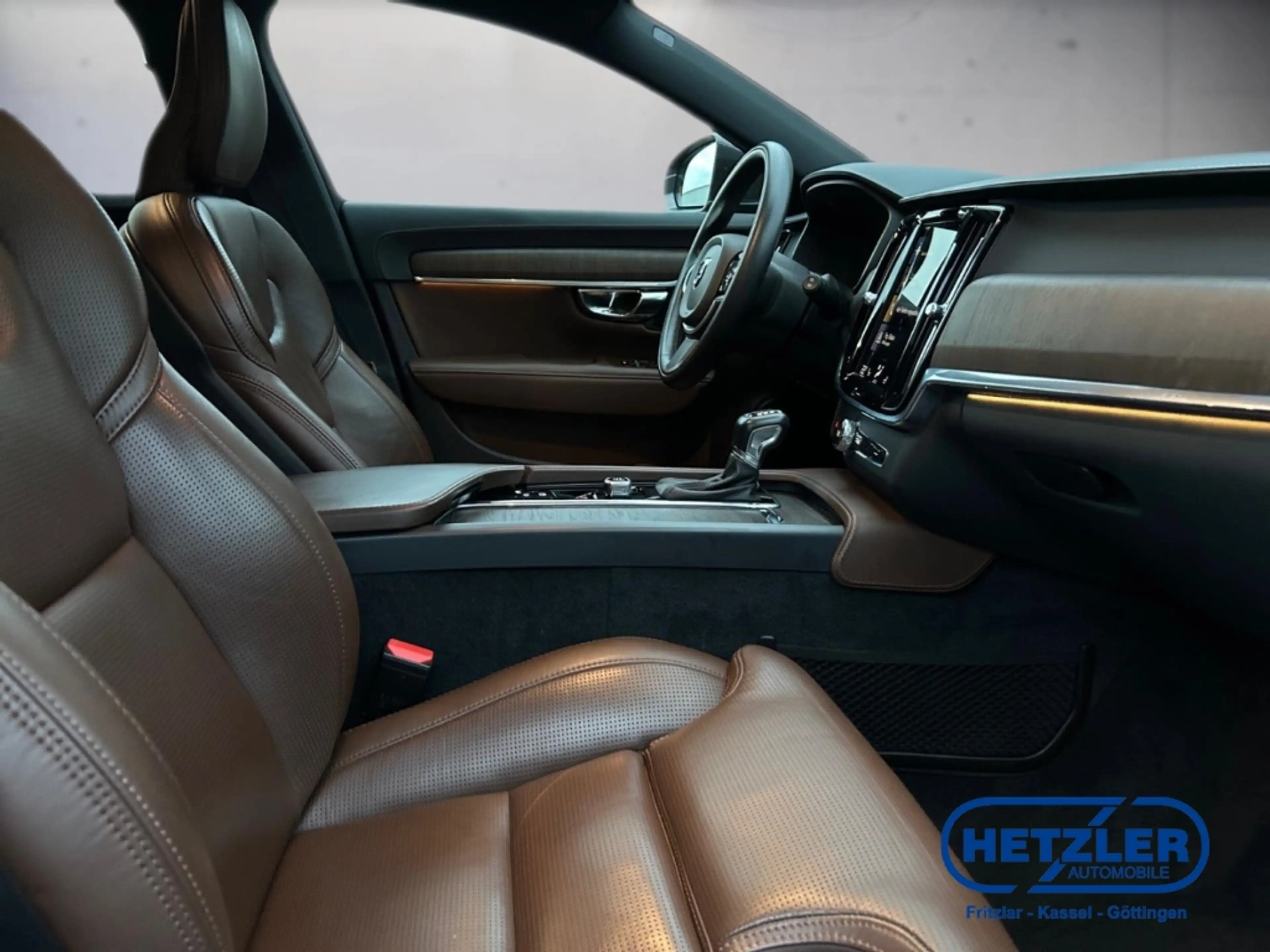 Volvo V90 Kombi D4 Inscription HUD StandHZG Navi Leder Digit — photo 14