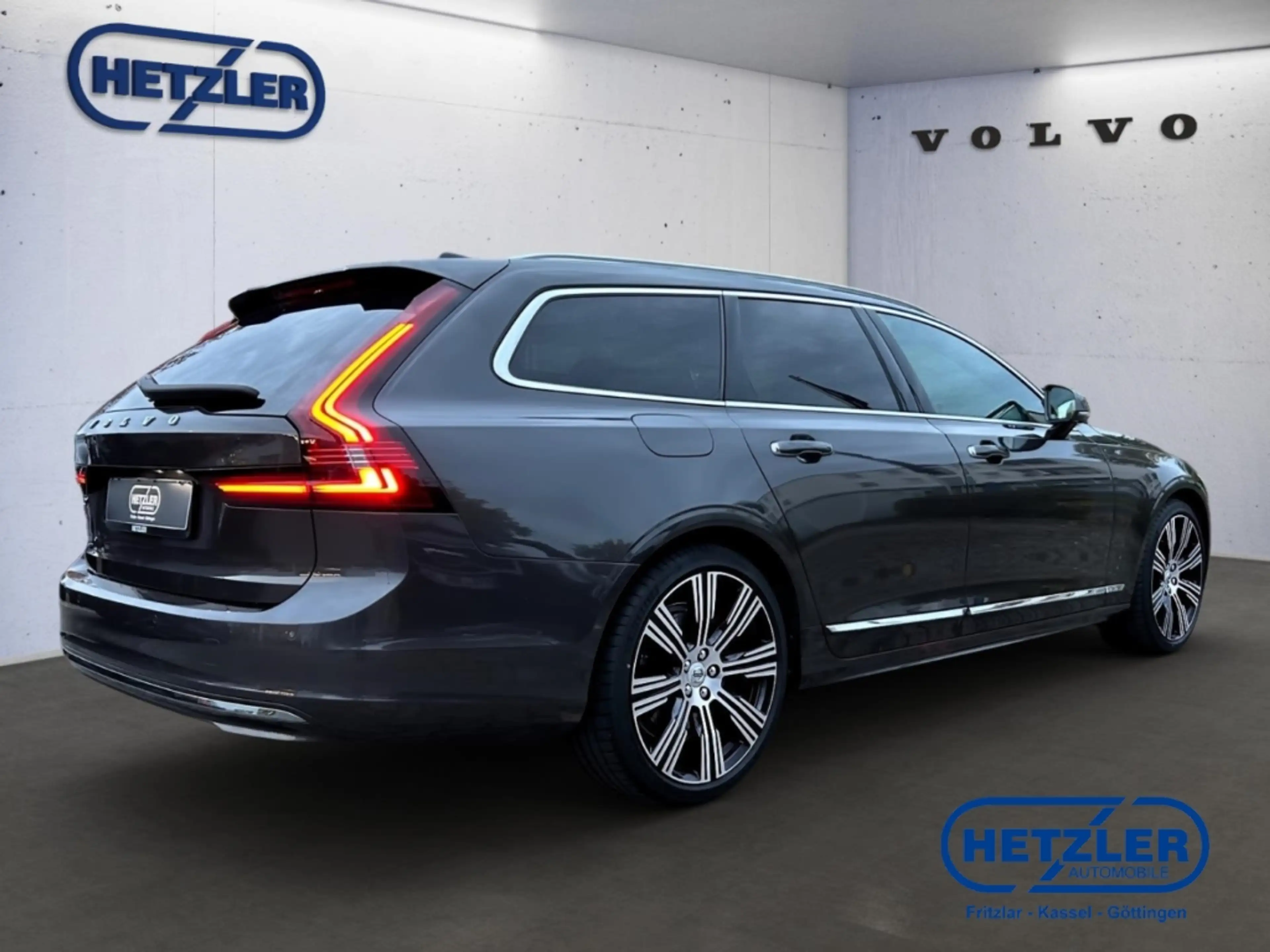 Volvo V90 Kombi D4 Inscription HUD StandHZG Navi Leder Digit — photo 3