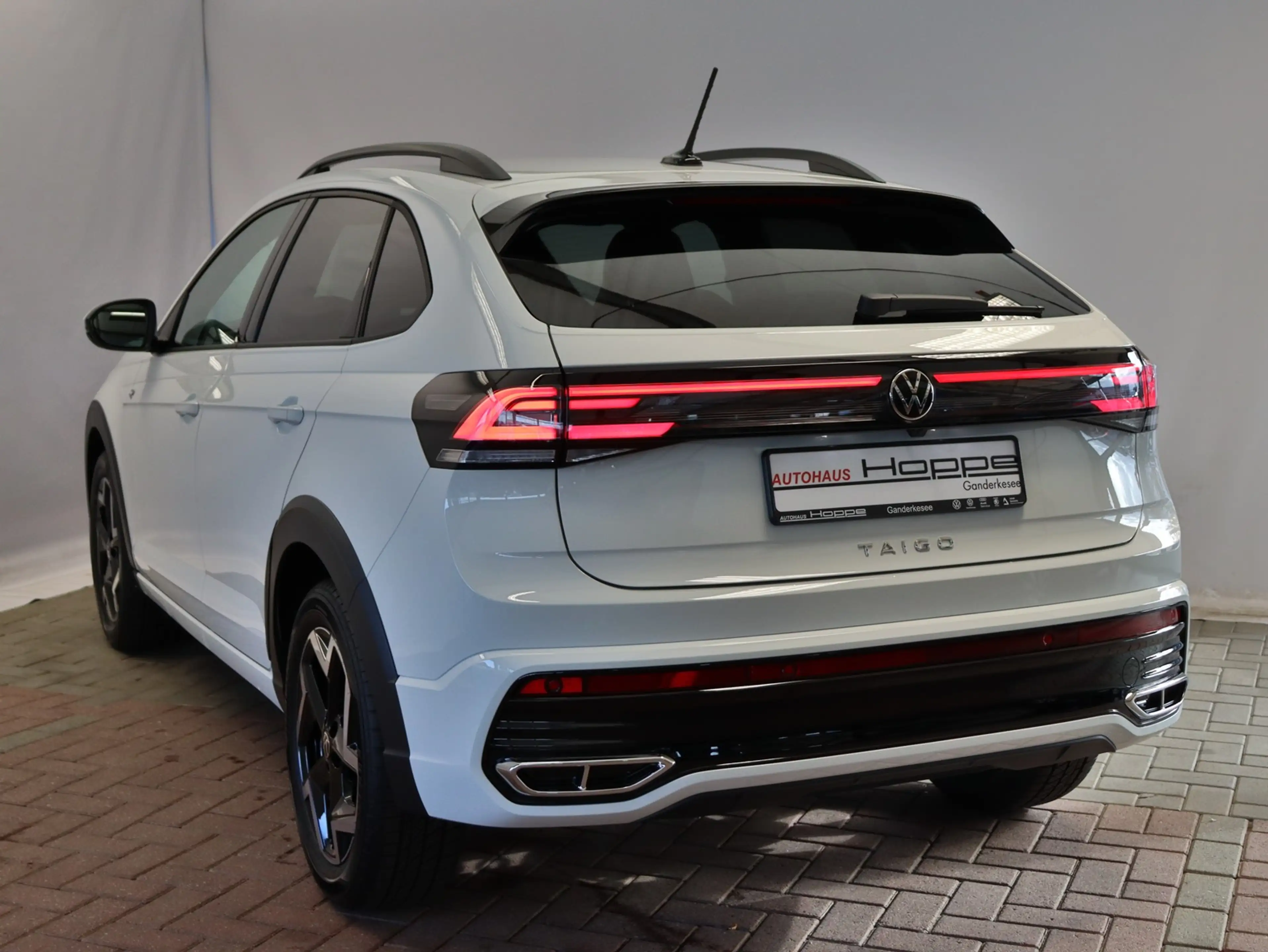 Volkswagen Taigo R-Line 1.0 l TSI DSG+AHK+ACC+RFK+NAVI — photo 9
