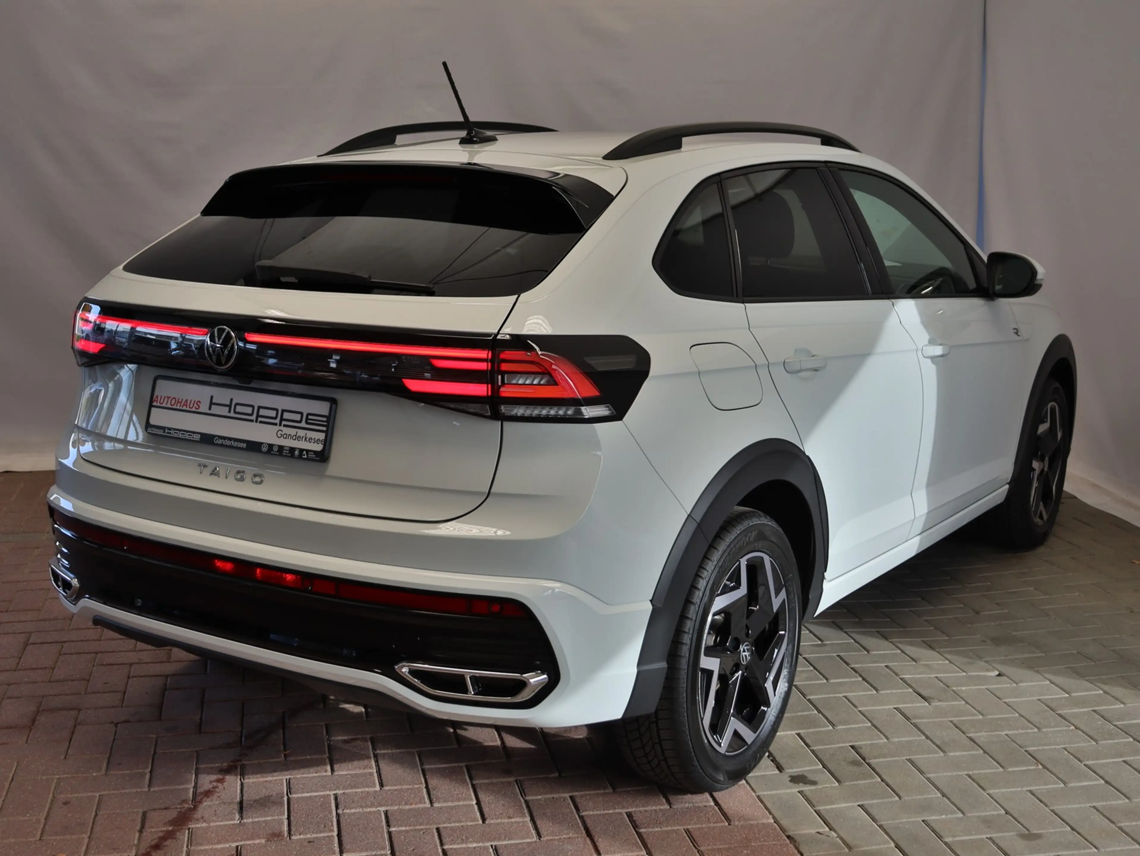 Volkswagen Taigo R-Line 1.0 l TSI DSG+AHK+ACC+RFK+NAVI — photo 7