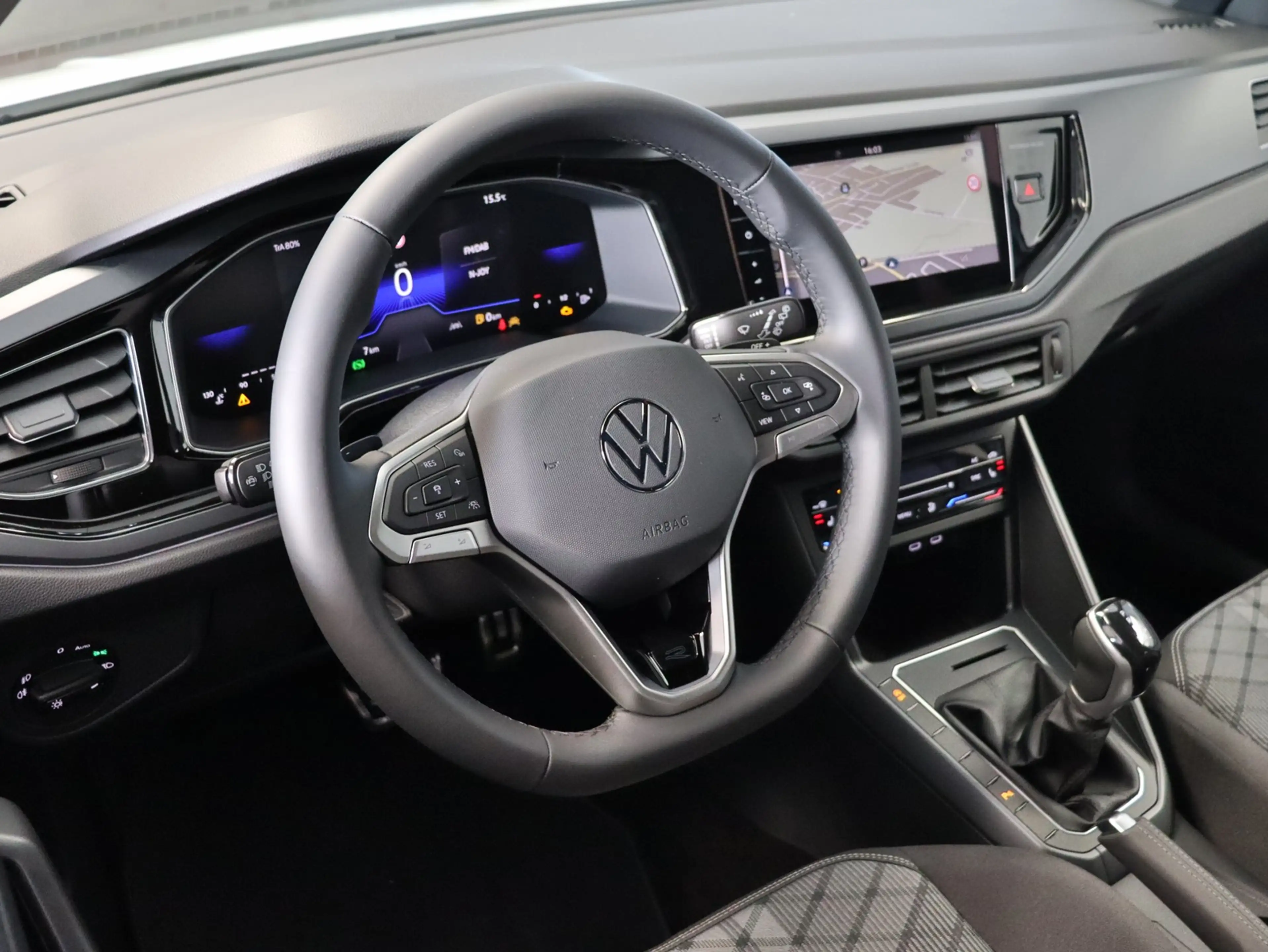 Volkswagen Taigo R-Line 1.0 l TSI DSG+AHK+ACC+RFK+NAVI — photo 2