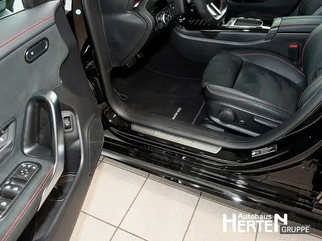 Mercedes-Benz Cla view 12