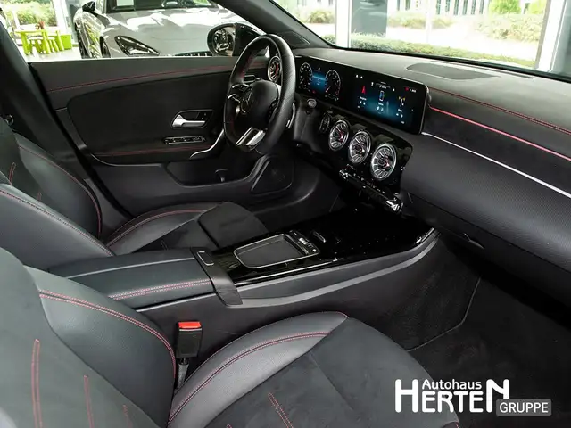 Mercedes-Benz Cla view 6