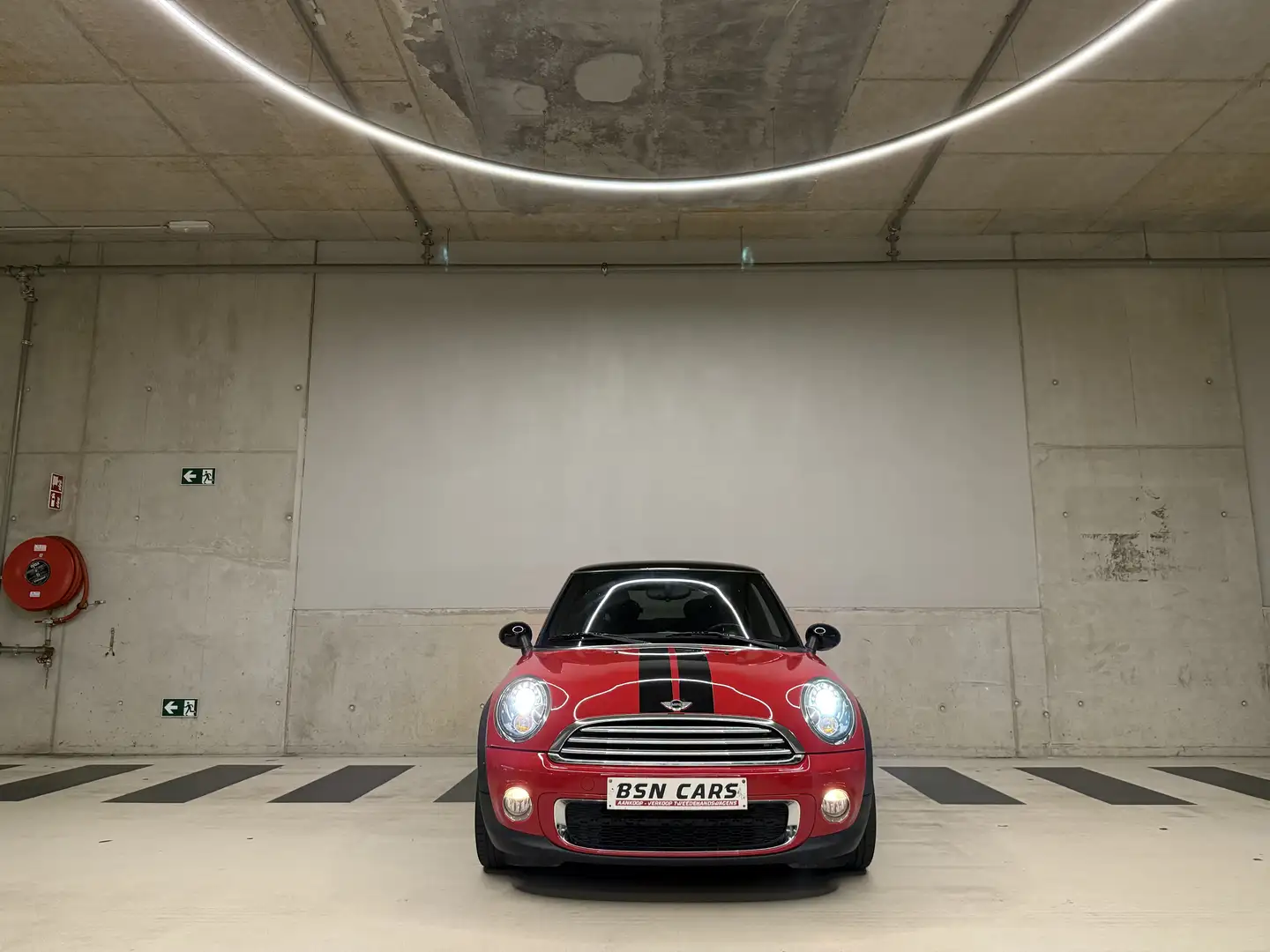 MINI Cooper D /XENON/CRUISE/AUX/SFEERLICHT/GARANTIE Rouge - 2