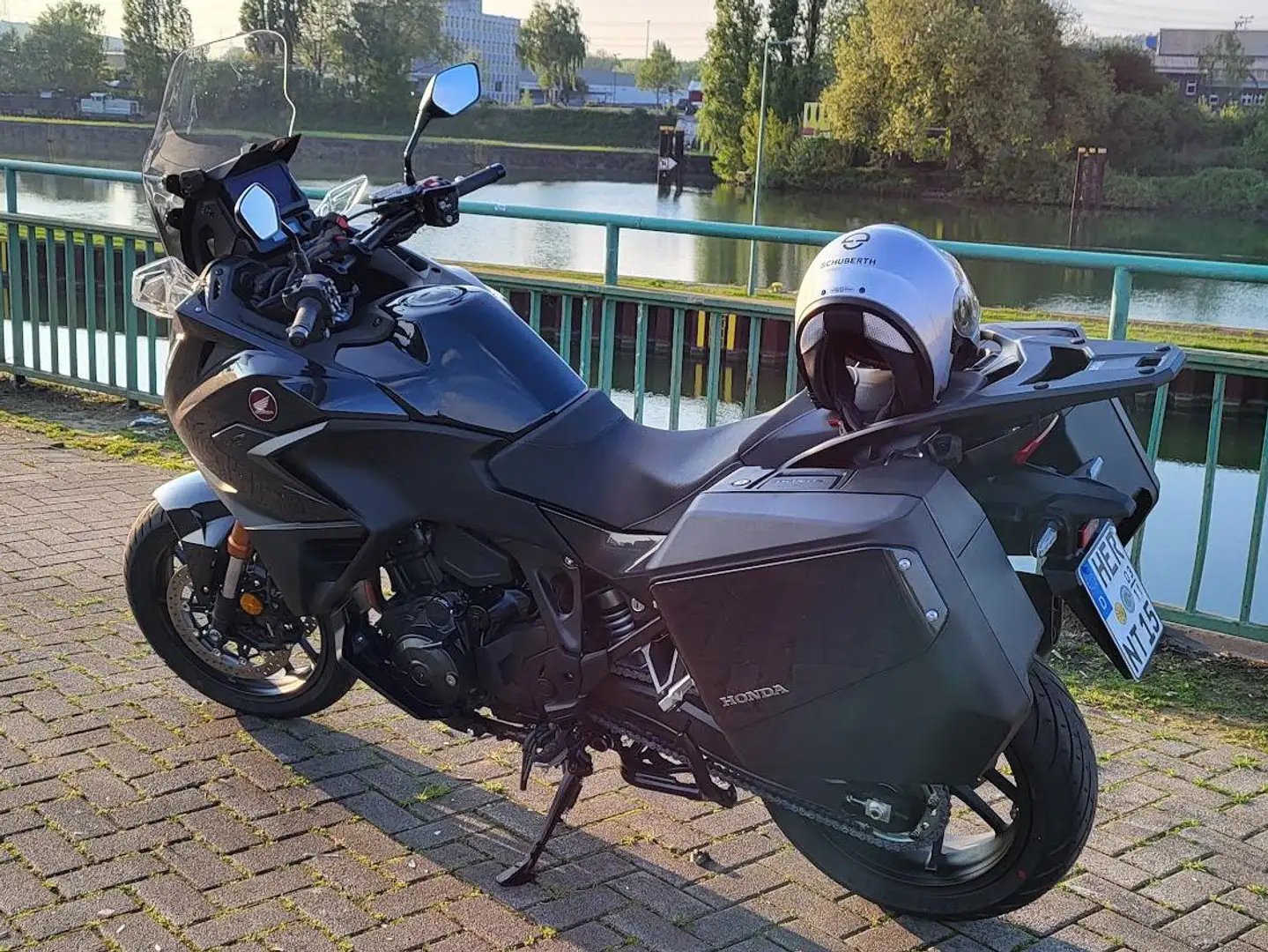 Honda NT 1100 DCT/ES Schwarz - 2