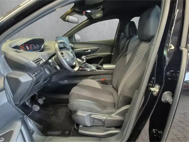Peugeot 3008 view 9