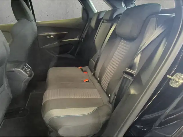 Peugeot 3008 view 8
