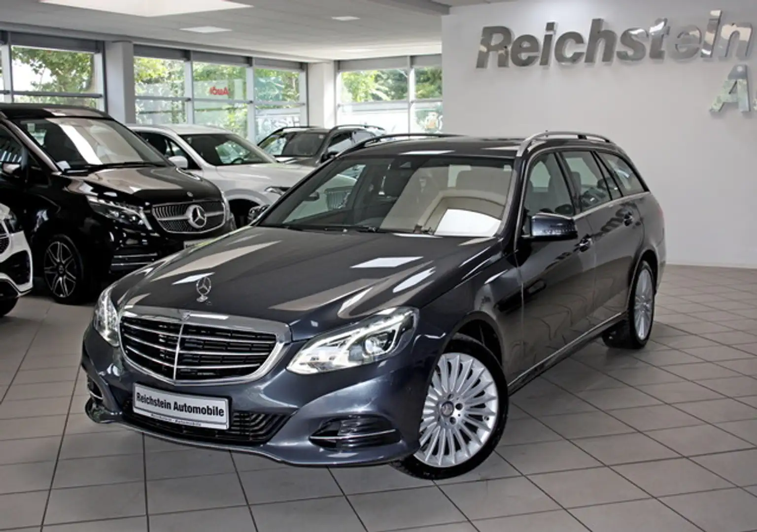 Mercedes-Benz E 200 d T ELEGANCE NAVI PDC LED SHZ NETTO 12.900 Gris - 2