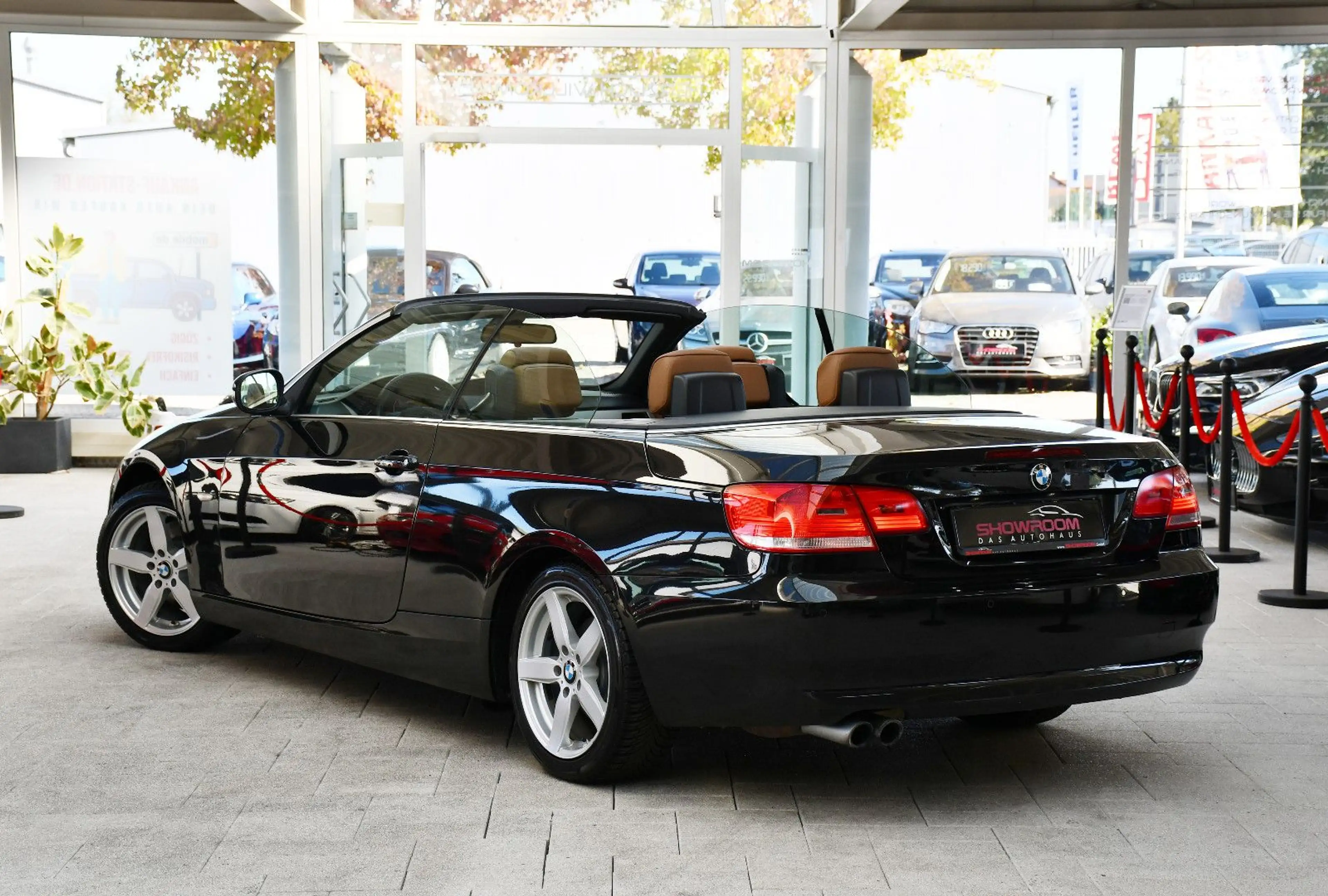BMW 325 i Cabrio 3.0l 6Zylinder N53 Navi Leder Memory — photo 4
