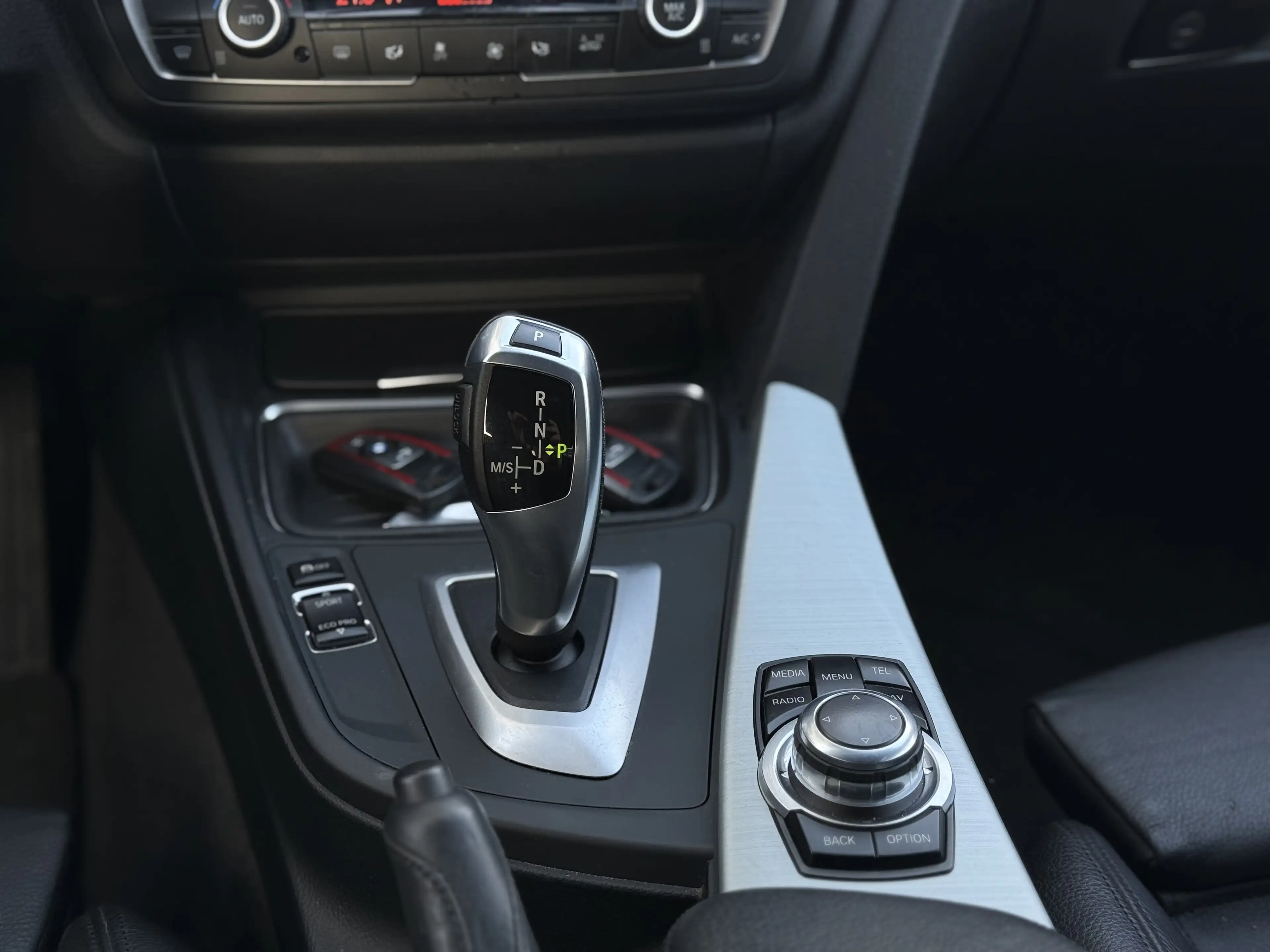 BMW 328 i 245CH SPORT LINE / AUTOMATIQUE — photo 11