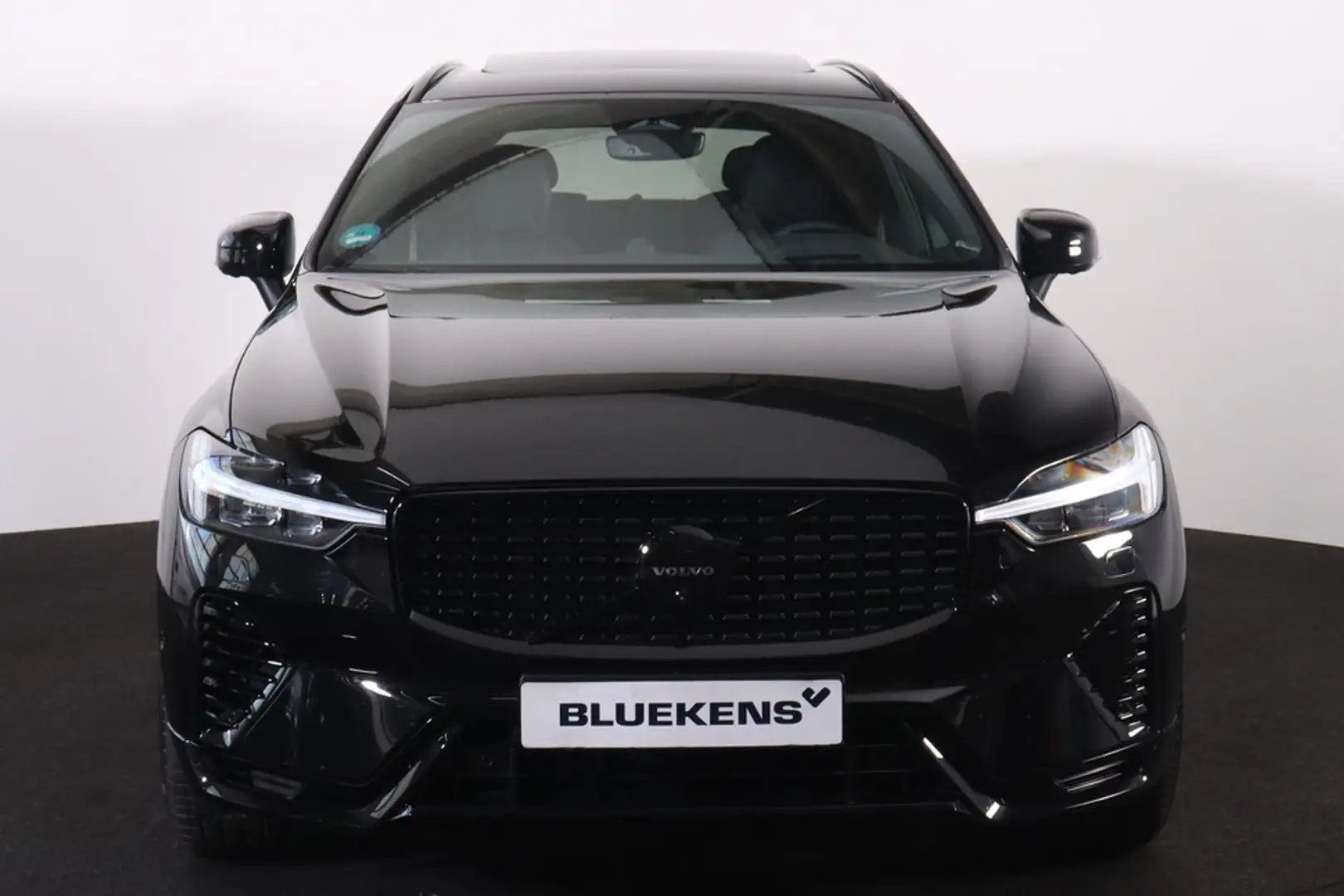 Volvo XC60 T8 Recharge AWD Plus Black Edition - Luchtvering - Zwart - 2