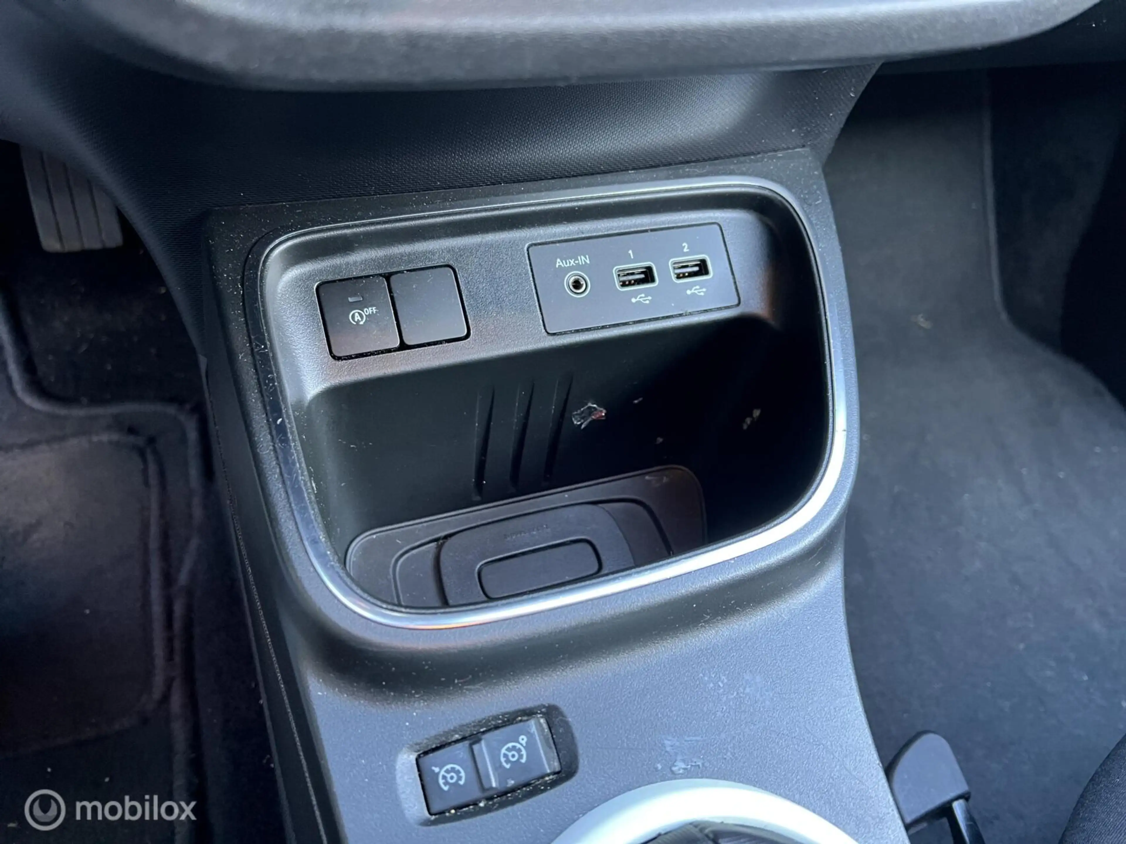 Renault Twingo 1.0 SCe Intens |Apple Carplay | Clima — photo 12