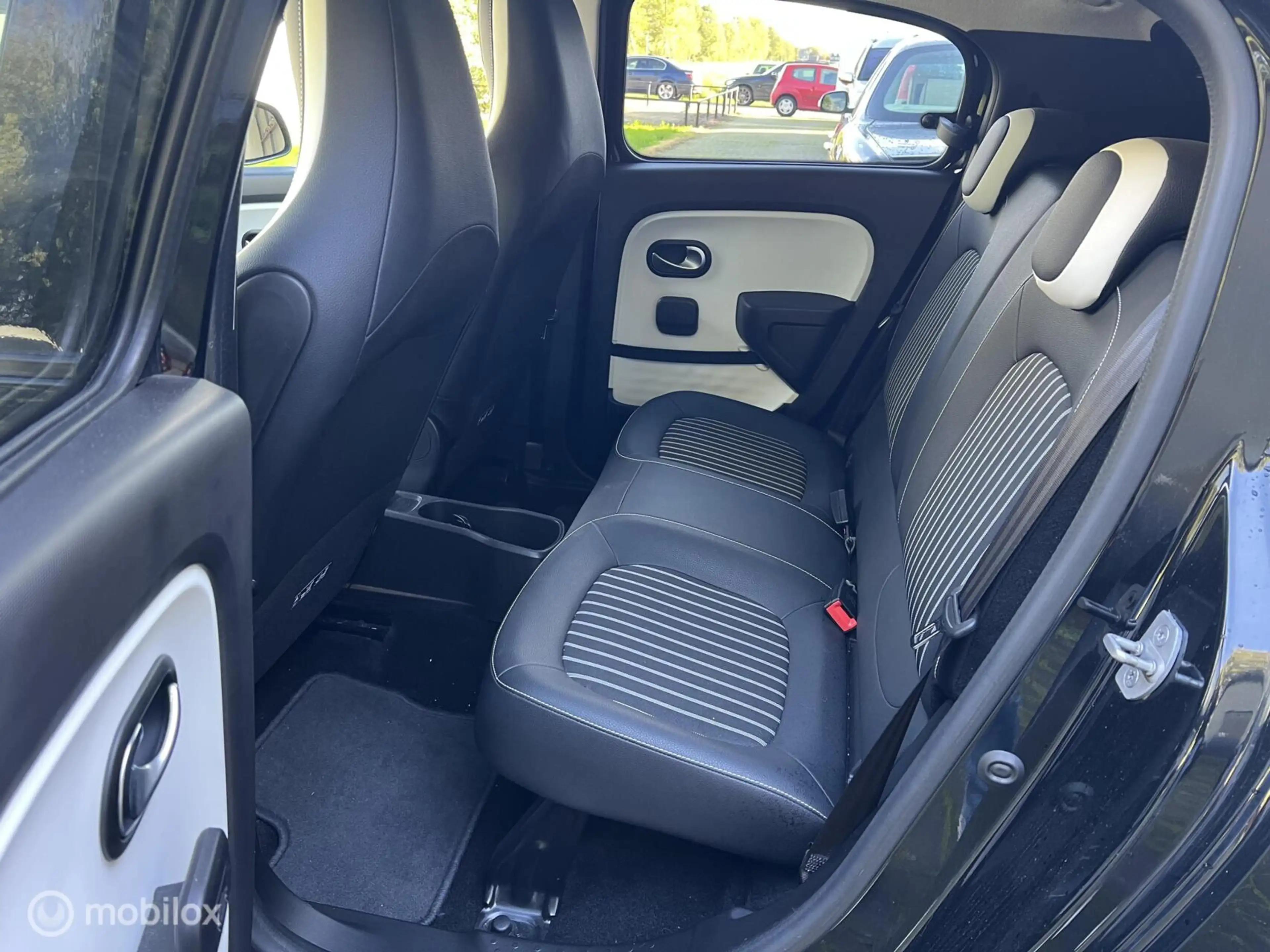 Renault Twingo 1.0 SCe Intens |Apple Carplay | Clima — photo 15