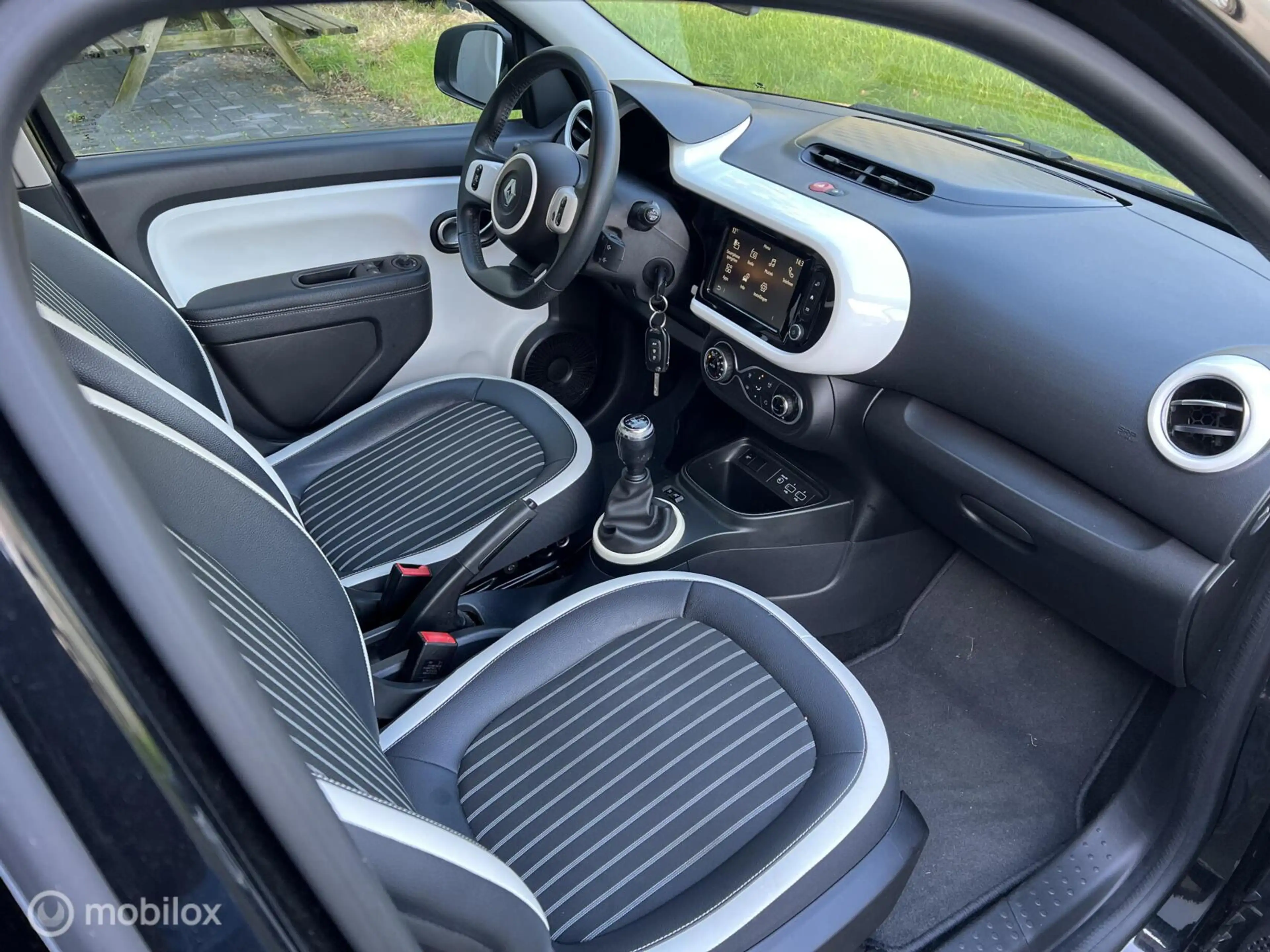 Renault Twingo 1.0 SCe Intens |Apple Carplay | Clima — photo 18