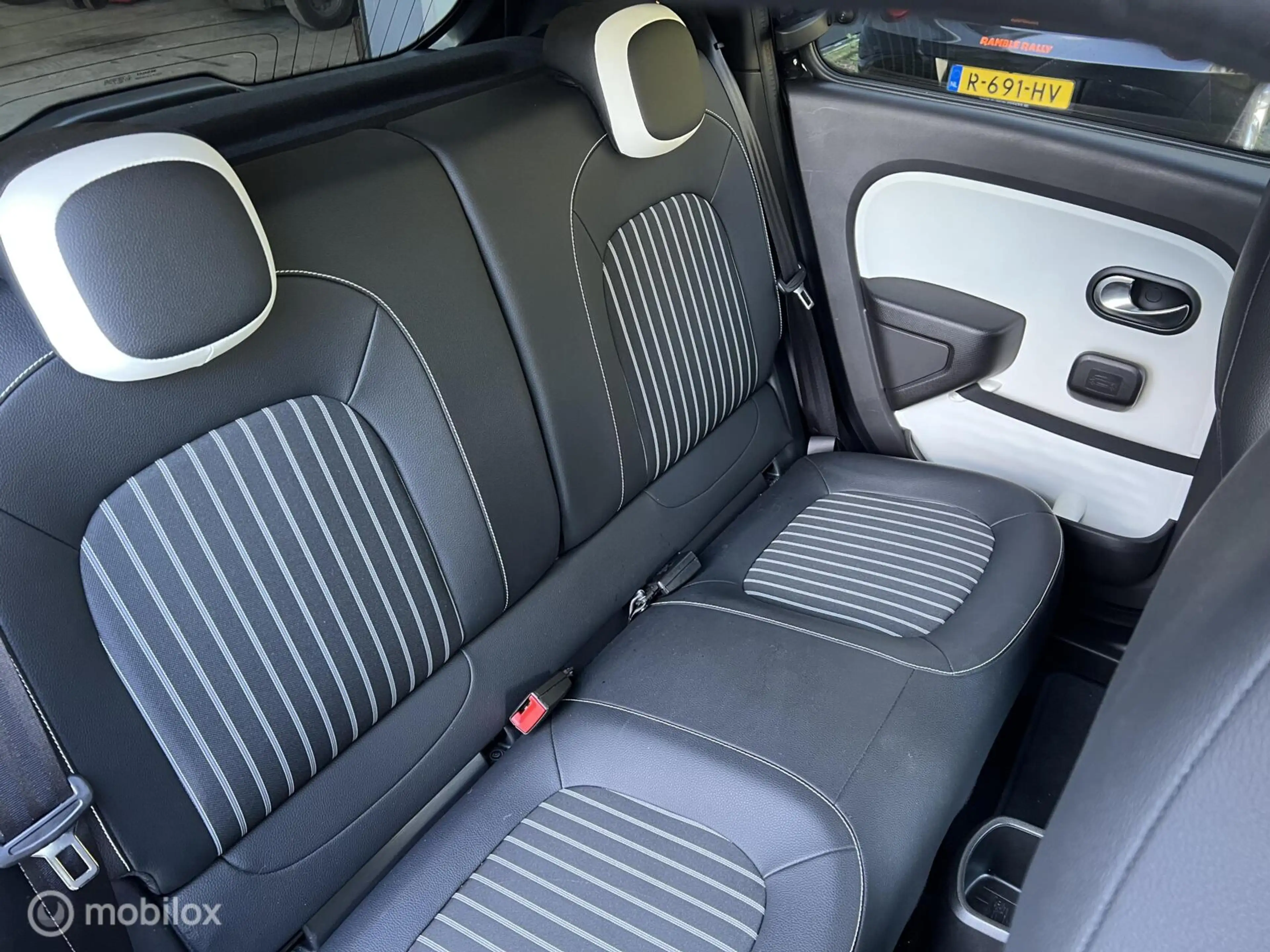 Renault Twingo 1.0 SCe Intens |Apple Carplay | Clima — photo 19