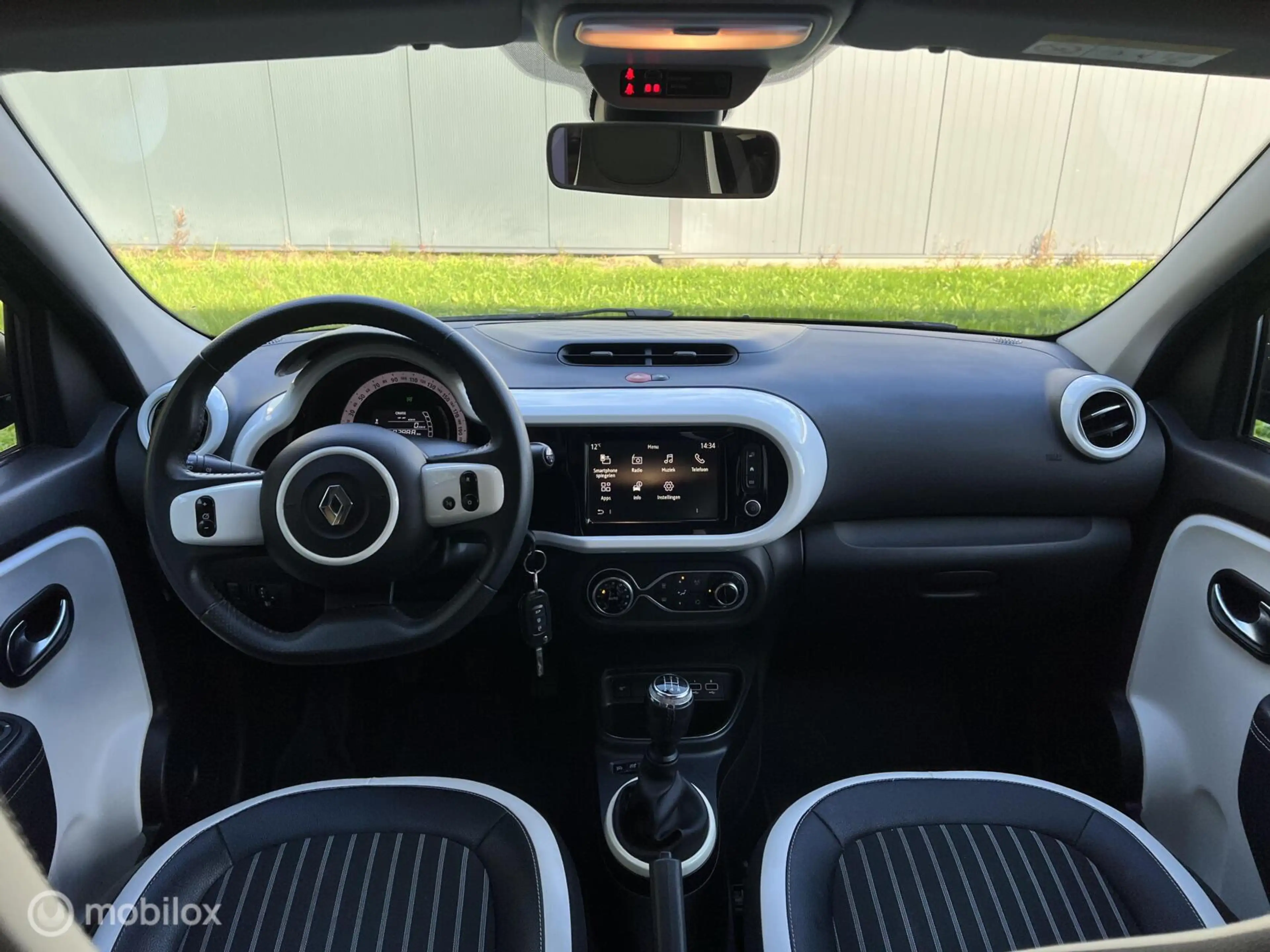 Renault Twingo 1.0 SCe Intens |Apple Carplay | Clima — photo 16