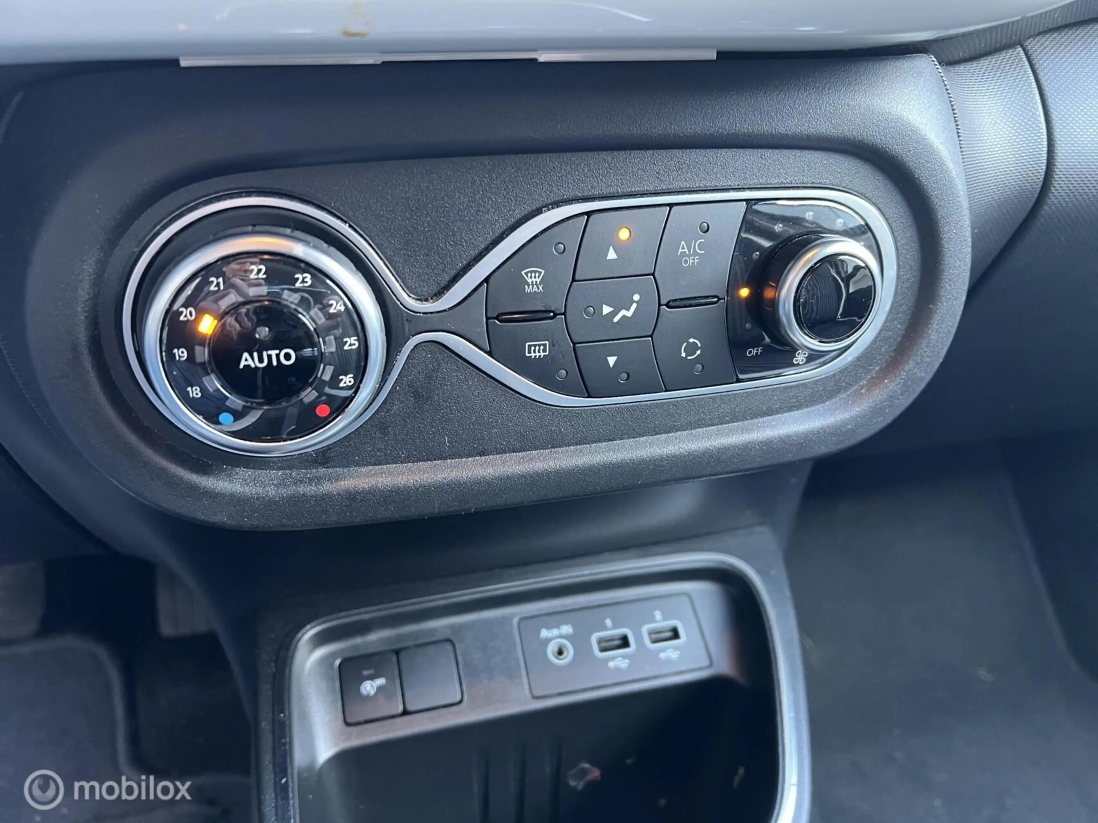 Renault Twingo 1.0 SCe Intens |Apple Carplay | Clima — photo 13