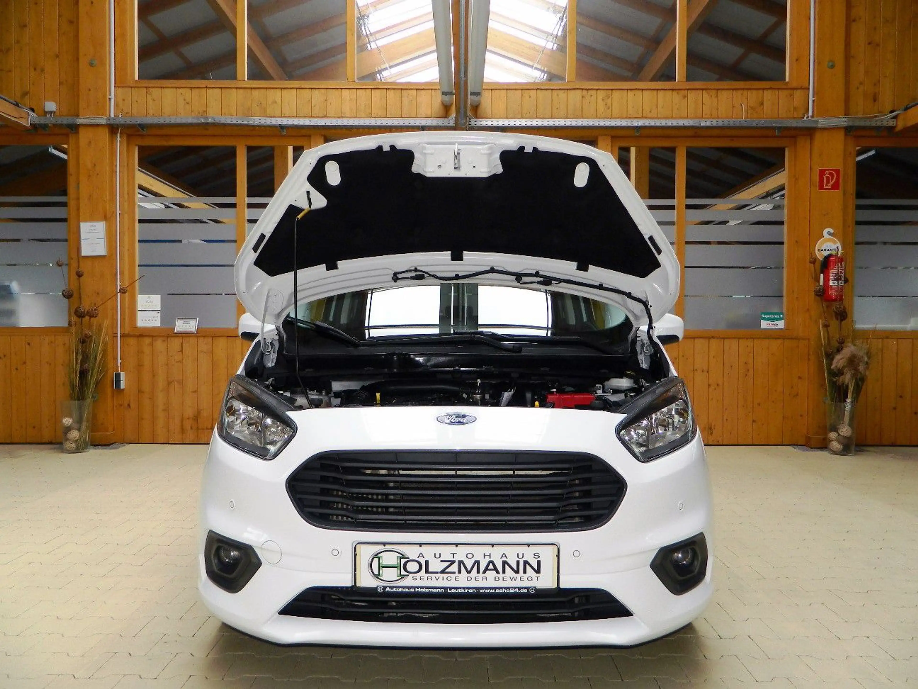 Ford Tourneo Courier 1.0 EcoBoost Trend/Sync3/PDC/SHZ — photo 15