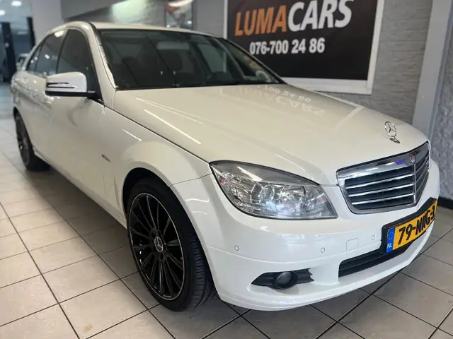 Mercedes-Benz C 180 CGI BlueEFFICIENCY Business Class