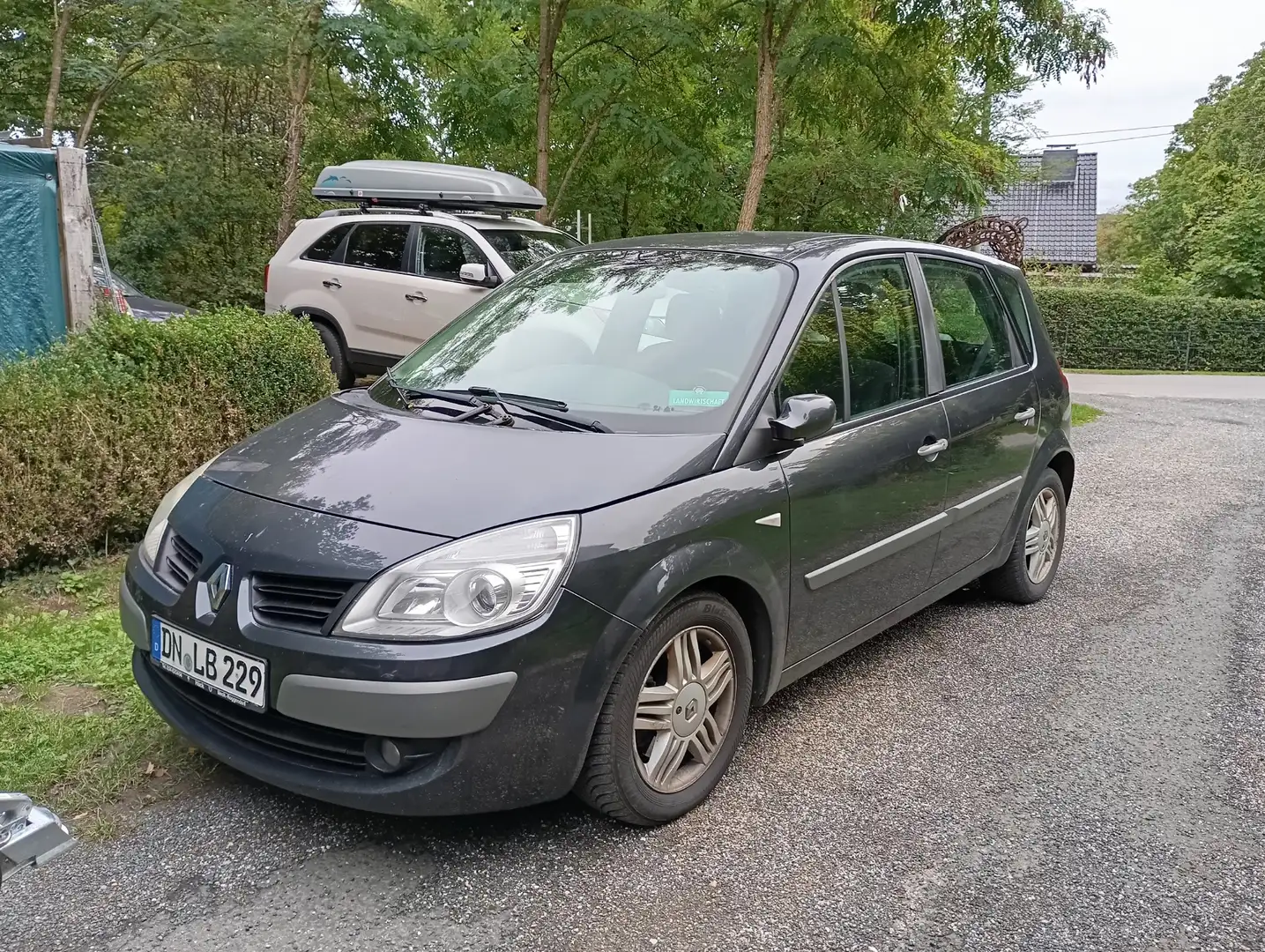 Renault Scenic 1.9 dCi FAP Conquest Schwarz - 2