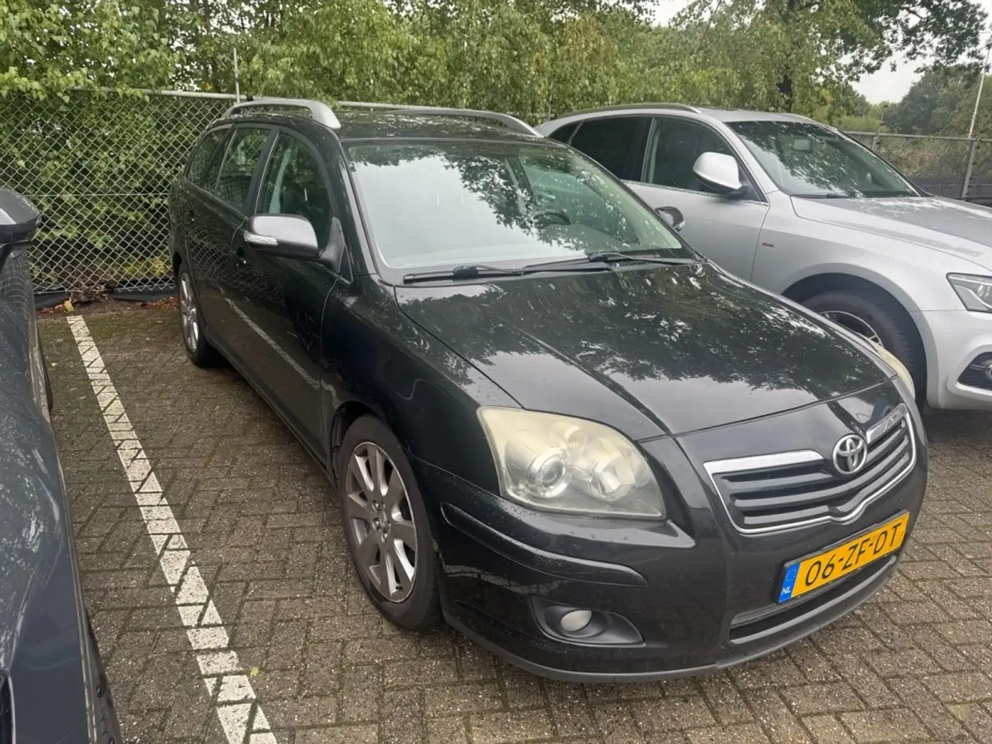 Toyota Avensis 2.0 16V 108kW Zwart - 2