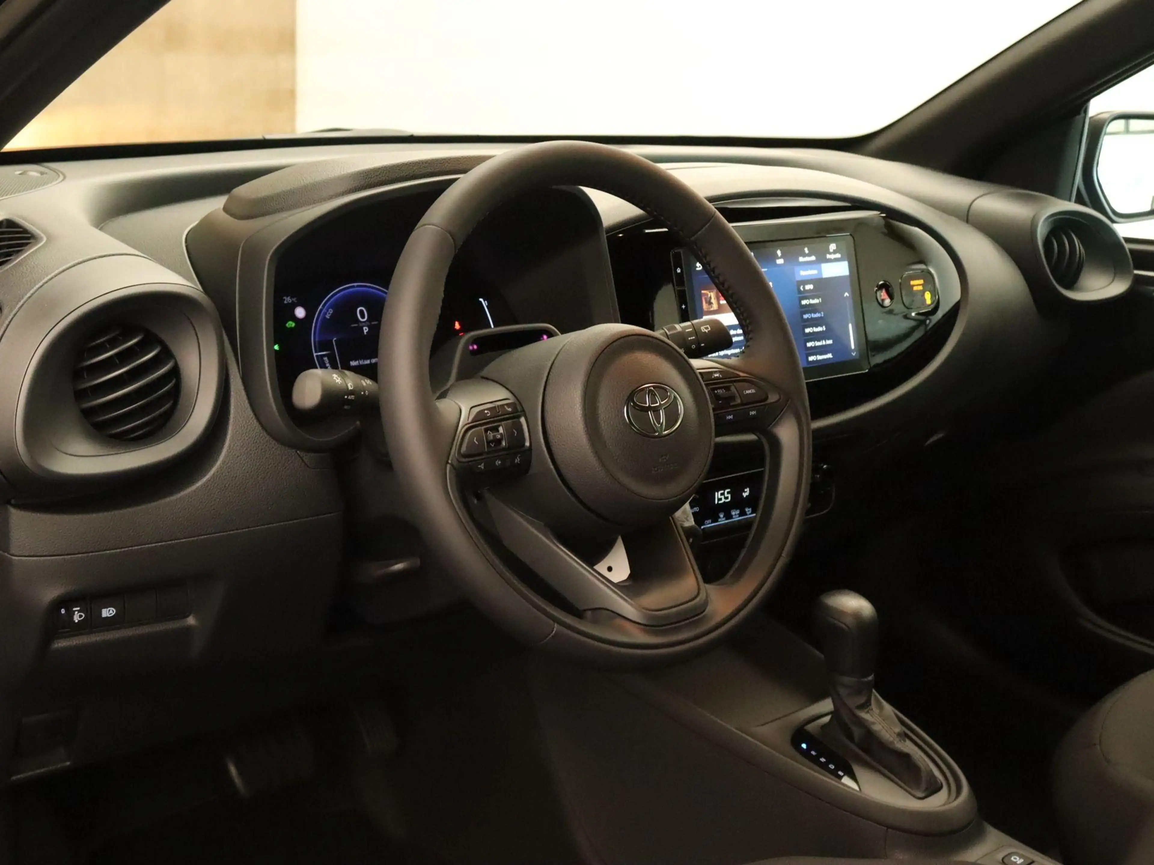 Toyota Aygo X Hybrid 115 Play - NIEUW MODEL - DIRECT UIT VOORRAA — photo 2