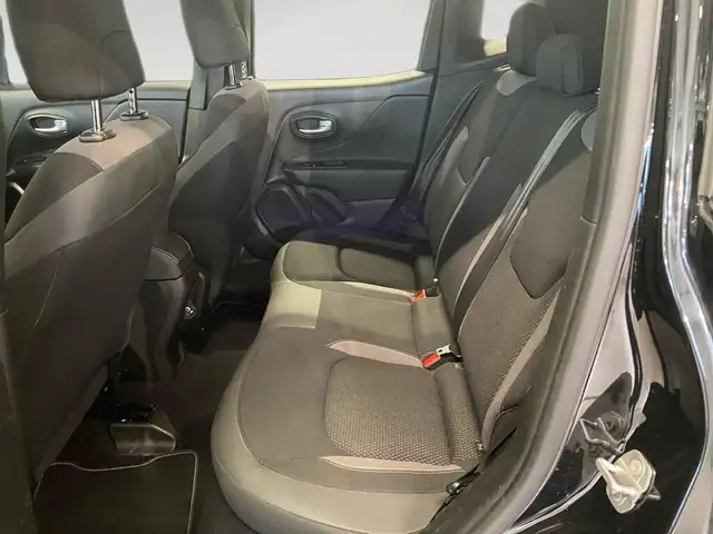 Jeep Renegade view 8