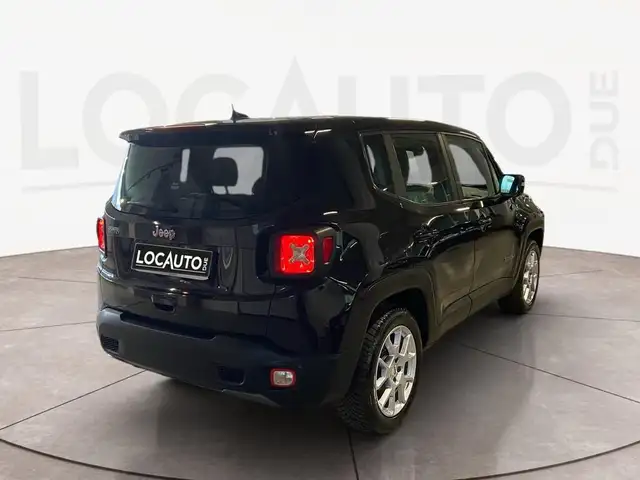 Jeep Renegade view 4