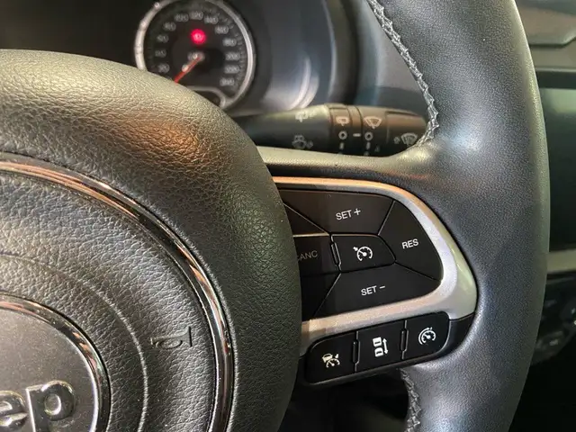 Jeep Renegade view 14