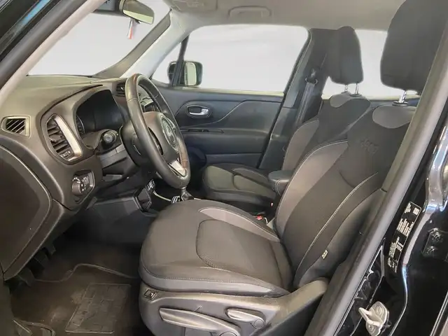 Jeep Renegade view 7