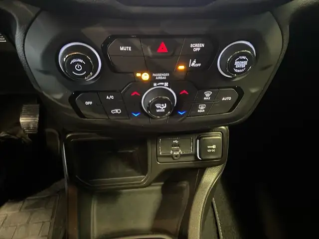 Jeep Renegade view 11
