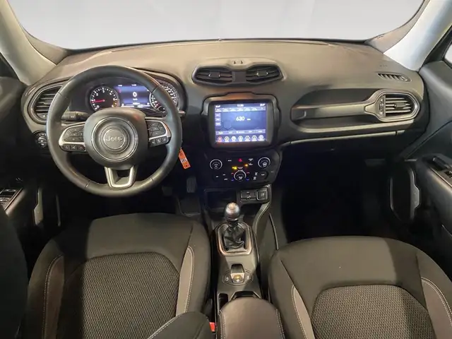 Jeep Renegade view 6