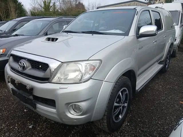 Toyota Hilux 3.0 D-4D 4WD SR