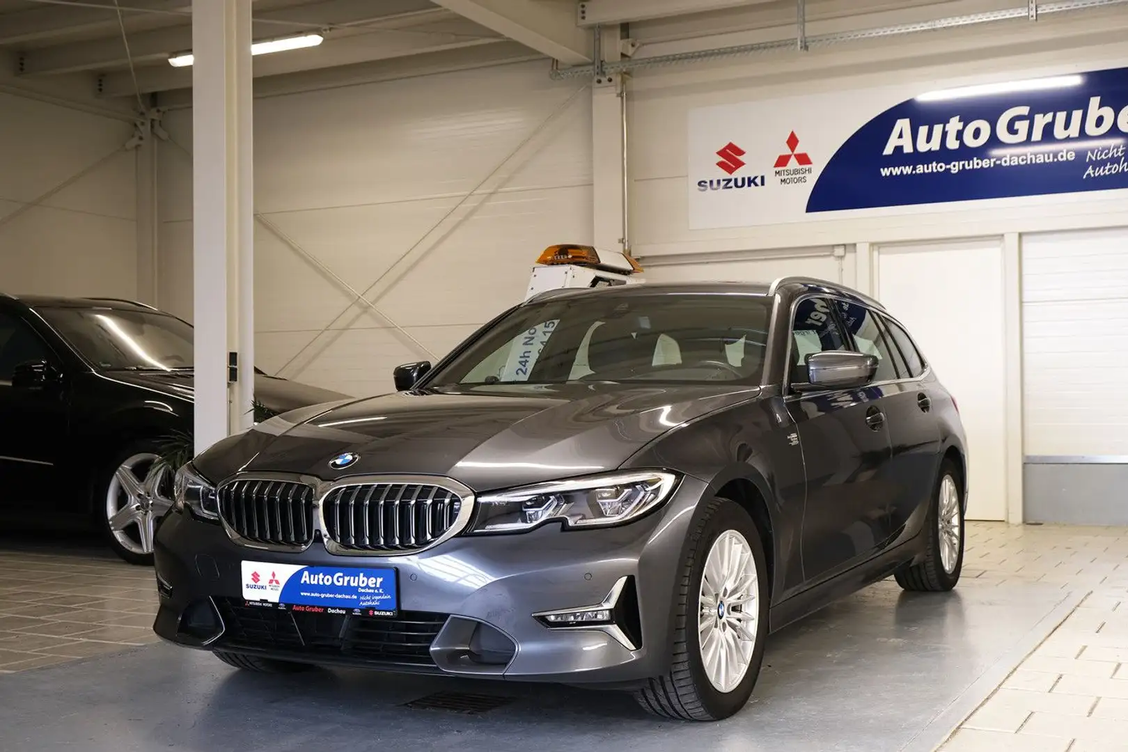 BMW 320 d Luxury Line AHK*LED*DAB*Sthz*Abst*H&K*360K Grijs - 2