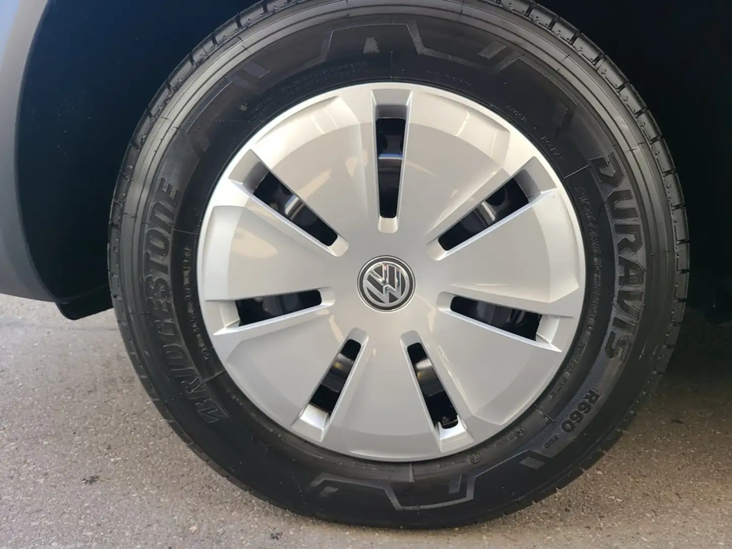 Volkswagen T6 Caravelle 6.1 2,0 TDI DSG KR AHK+NAVI+SHZ+LED Schwarz - 2