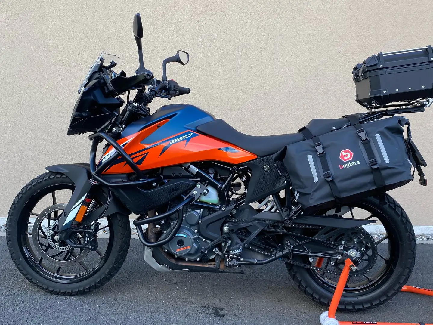 KTM 390 Adventure Orange - 1