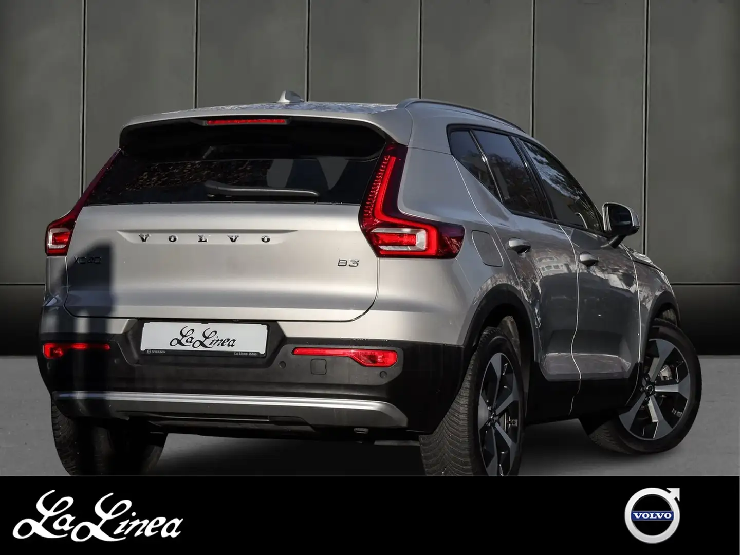 Volvo XC40 B3 (B) Core #AHK/Sitzh./PDC/RFK/Automatik/Navi Silber - 2