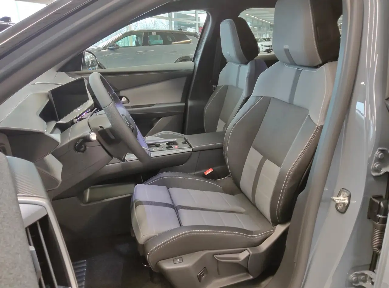 Opel Grandland Electric 157 kW Ultimate 12