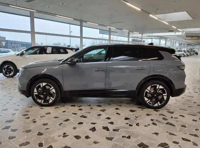 Opel Grandland view 4