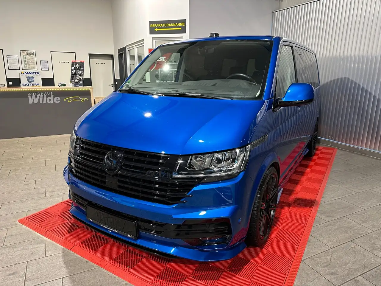 Volkswagen T6 Multivan Van/Kleinbus in Blau gebraucht in Spelle für €  69.990