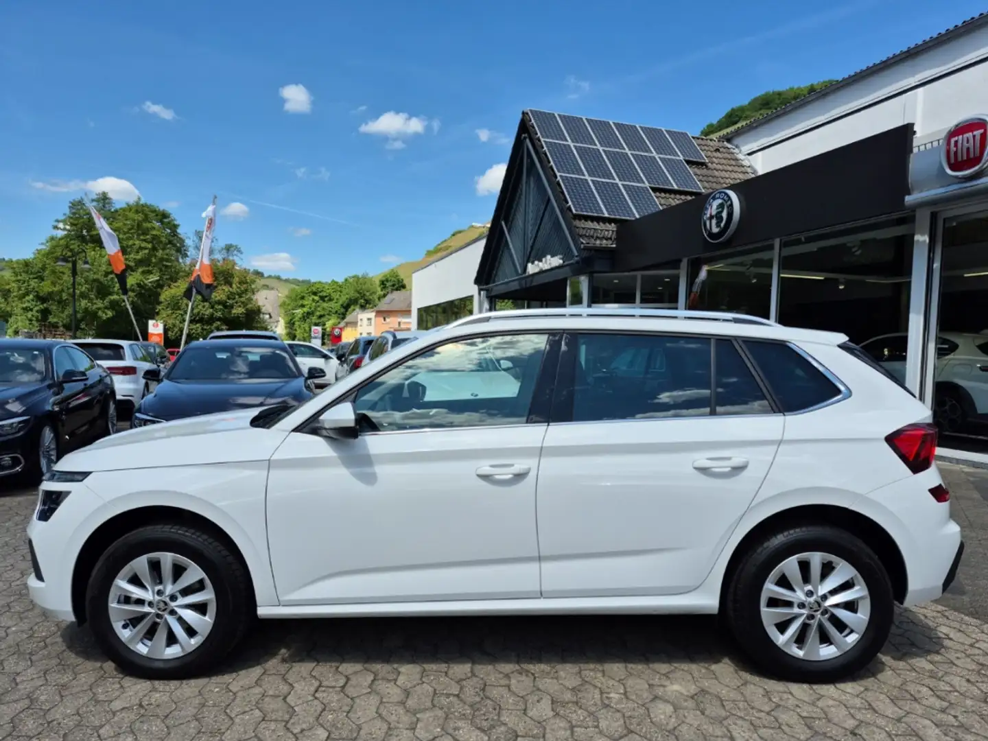 Skoda Kamiq 1.0 TSI Selection Voll-LED CarPlay Kamera Weiß - 2