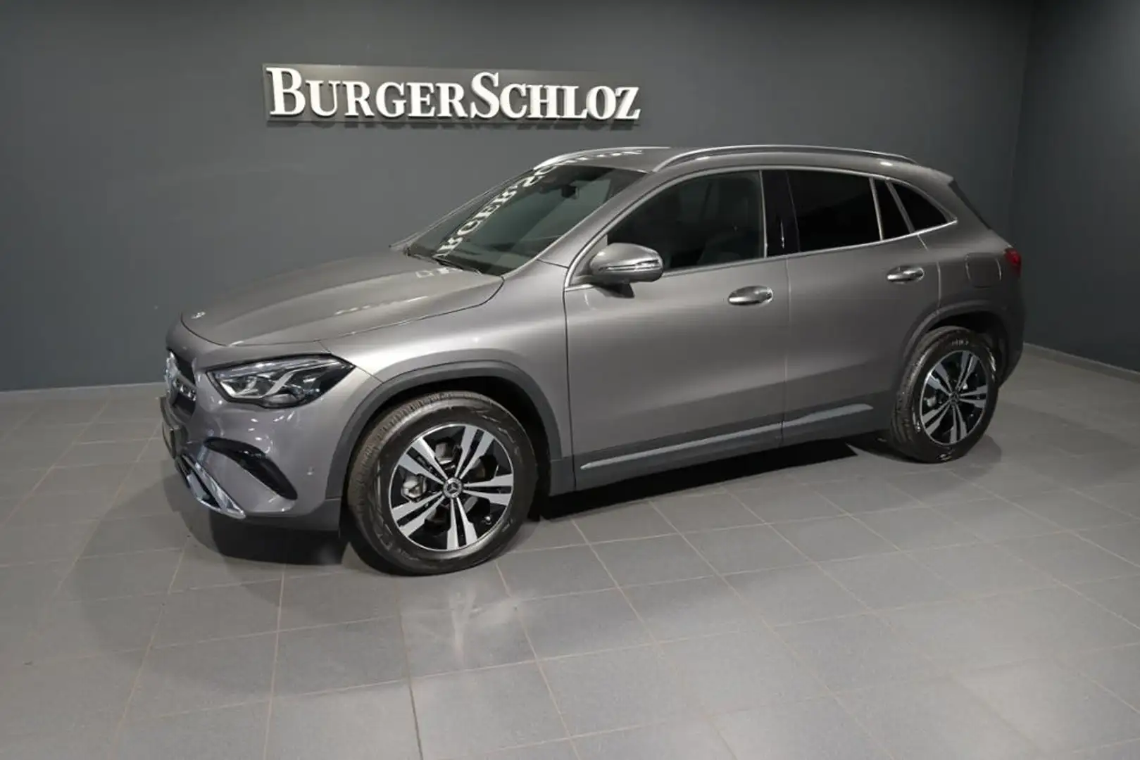 Mercedes-Benz GLA 180 AHK/LED/NAVI/DISTRO Grigio - 1